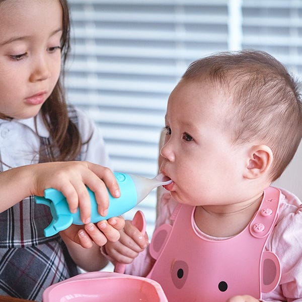 Marcus & Marcus Feeding Spoon Dispenser Marcus & Marcus Feeding Spoon Dispenser 